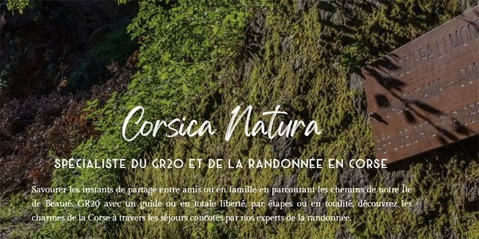 Ce visuel appelle à l'évasion et à l'aventure en Corse, avec des paysages variés et fascinants, parfaits pour la randonnée.