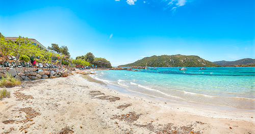 aux-alentours-camping-u-pinarellu plage de santa giulia en corse du sud