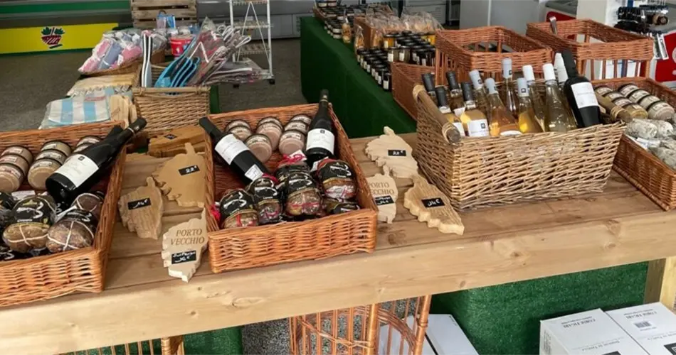 Vente de produits Corse à l'épicerie du Camping Villata à Porto-Vecchio
