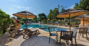 Piscine chauffé au camping U Pirellu à Palombaggia