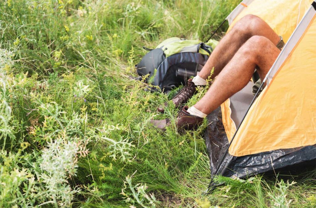 Come si prenota una piazzola per la tenda in un campeggio nella Corsica del Sud nel 2026?